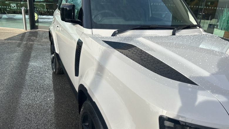 Land Rover Defender 3.0 D350 X-Dynamic HSE 90 3dr Auto Diesel Estate